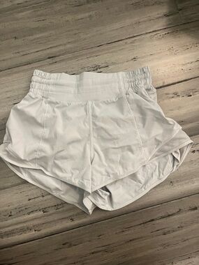 lululemon hotty hot 2.5” inseam